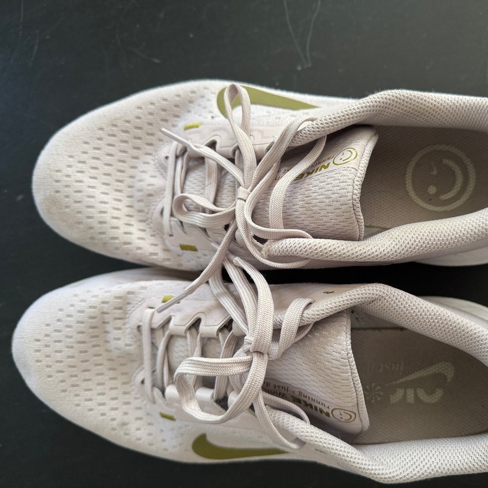 Mauve Nike Women’s Sneaker